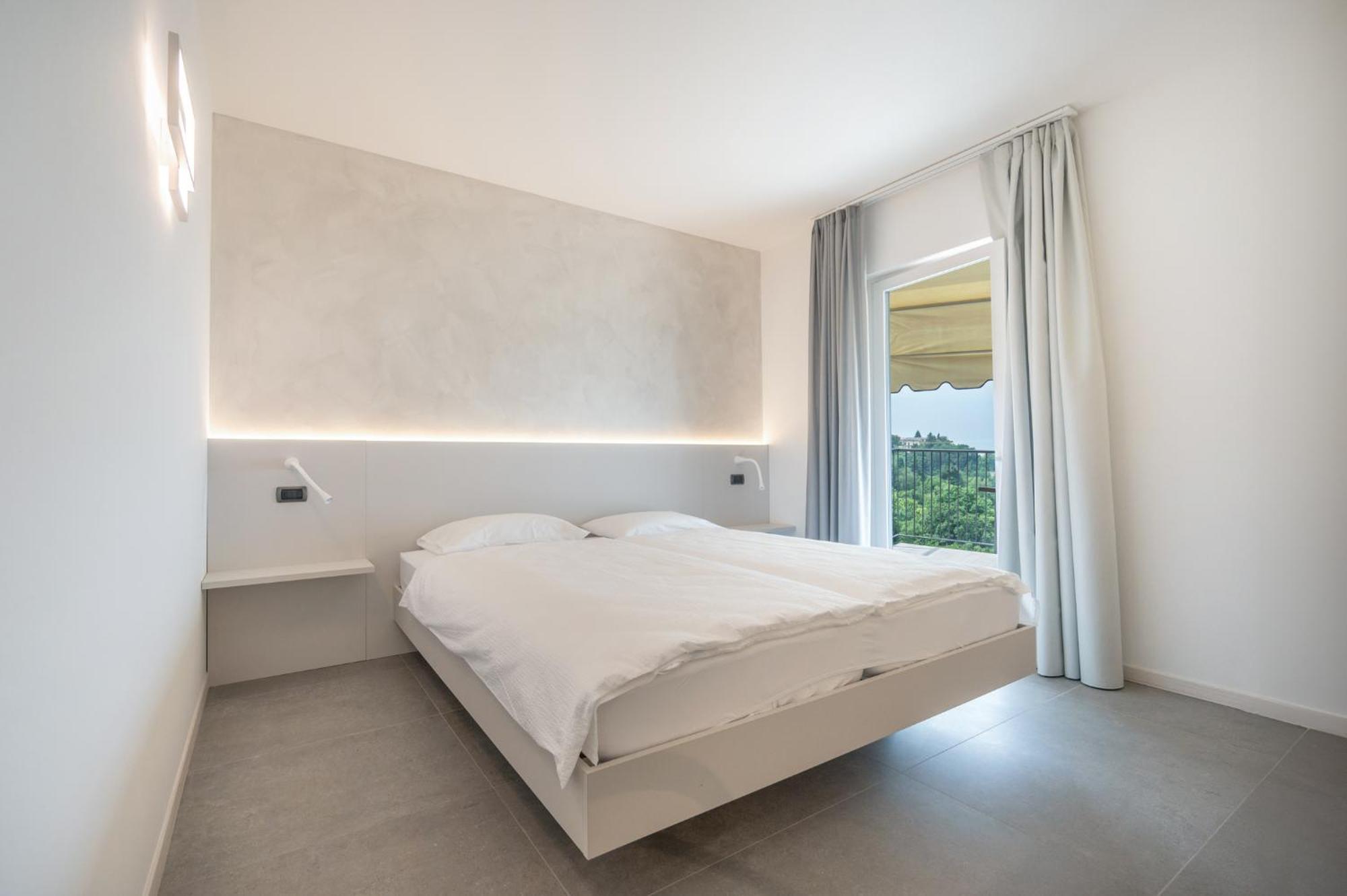 Laguna 3*